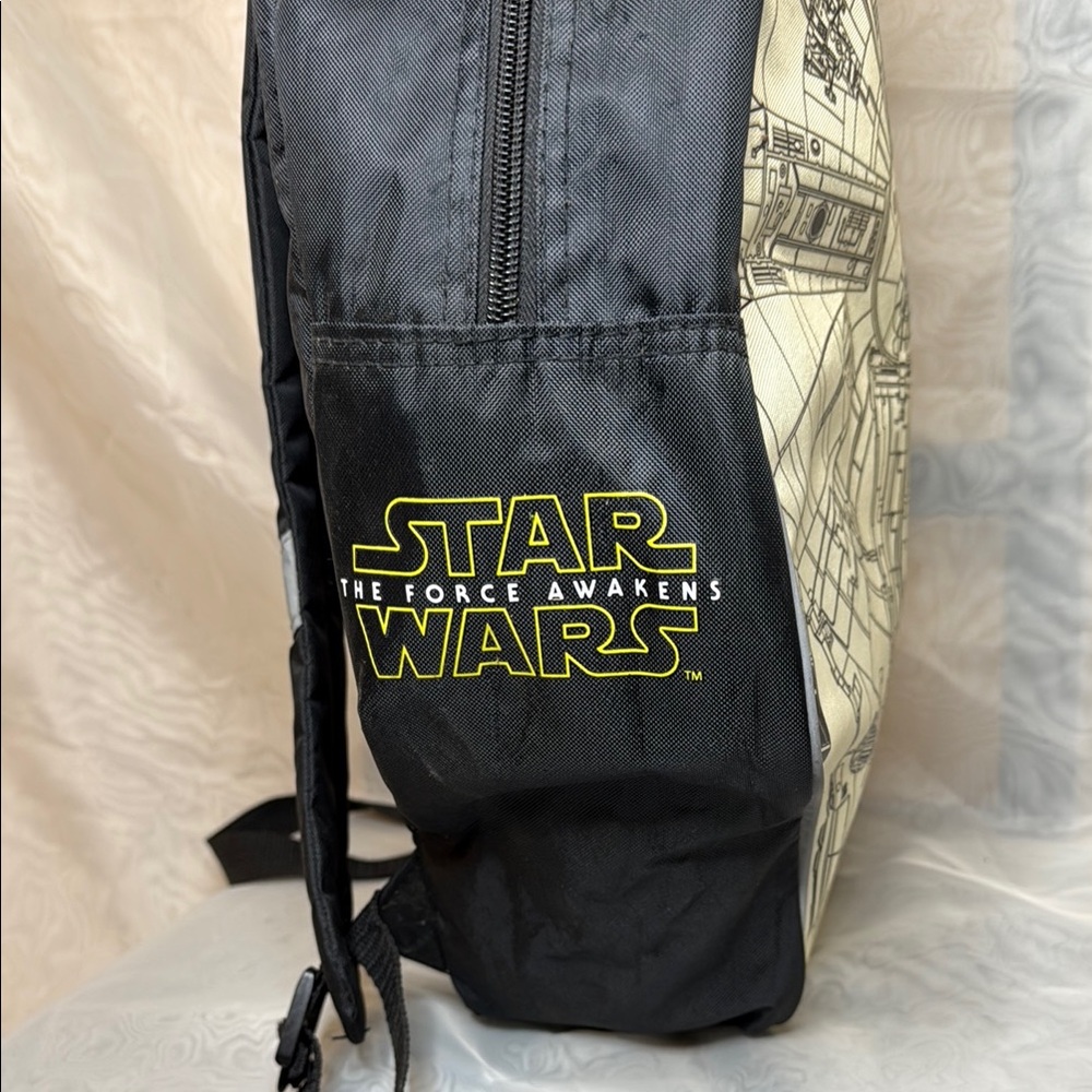 Star Wars Millennium Falcon Backpack - Picture 7 of 11